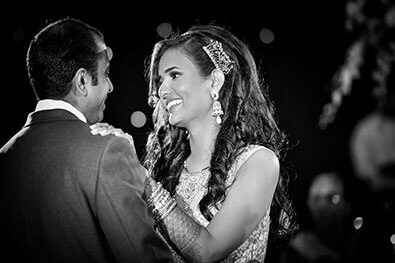 Indian lovebirds having their first dance.