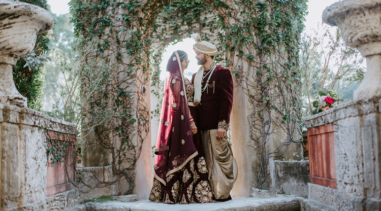 Dazzling Indian Couple's Photo Sesssion