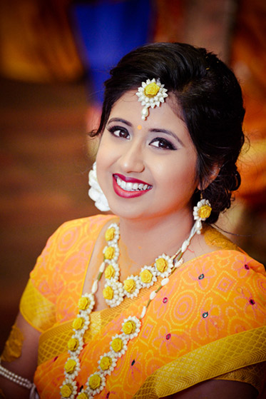 Indian Bride wedding flower Jwellery in Haldi Ceremony