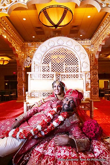 Enchanting Indian couple Photo
