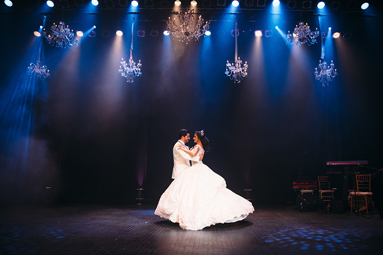 Beautiful Dance Performance by Newly weds Couple