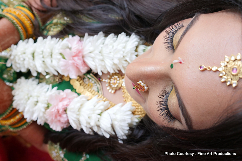 Details of indian bride Mehndi and Jewelry