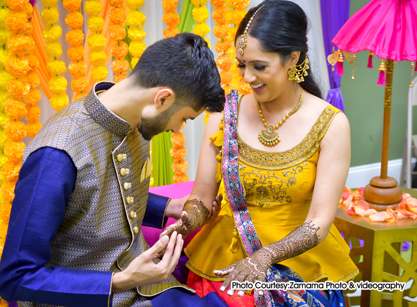 Best Indian Wedding Mehndi Ceremony Poses every Bride-to-be should Bookmark  - Fine Art  Productionhttps://static.wixstatic.com/media/cc1936_4e6682aab57e4571bc27939344e20b51~mv2.jpg/v1/fill/w_1000,h_667,al_c,q_85,usm_0.66_1.00_0.01  ...