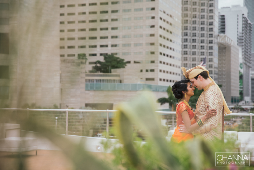 Most romantic Indian wedding couple capture