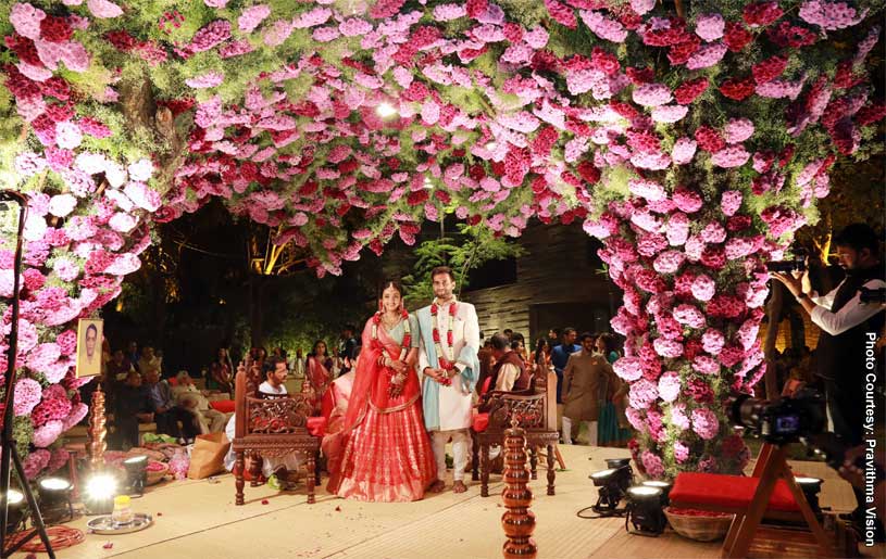 Gorgeous Flower Decor in mandap