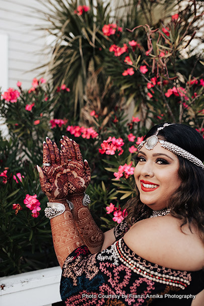 Indian bride Showing her mehandi 