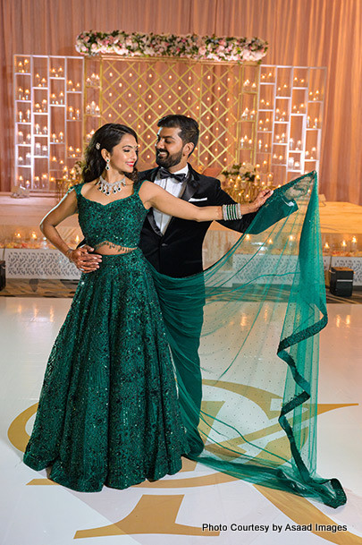 Romantic dance performanced by Love birds