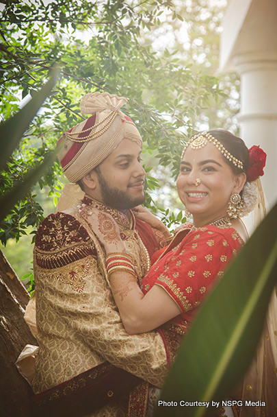 Romantic Photo Pose by Beautiful Indian Wedding Couples