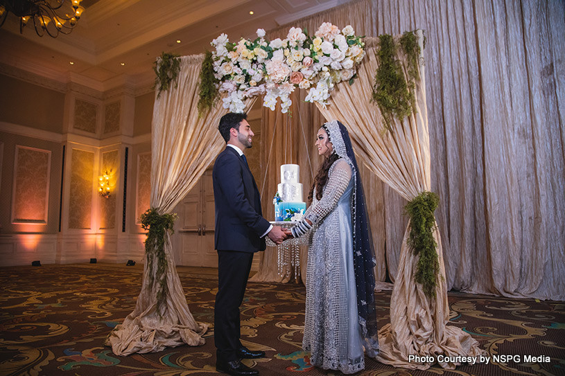 Indian bride and groom looks Maharaja and Maharani