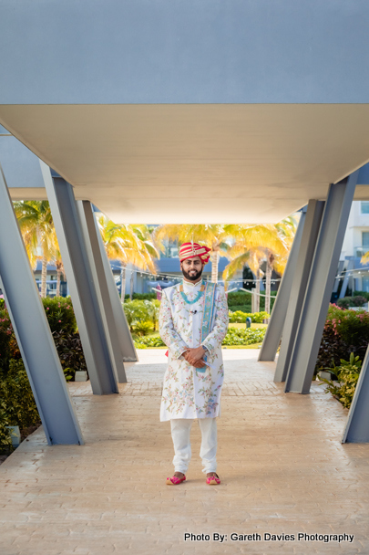 Indian Groom give pose like maharaja