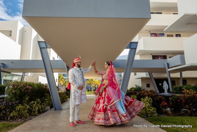 Indian Bride and Groom Possing for outdoor shoot